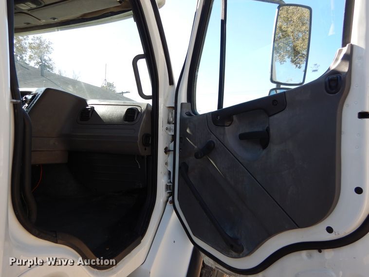 image for item DI1785 2009 Freightliner Business Class M2 Santiago ready mix truck