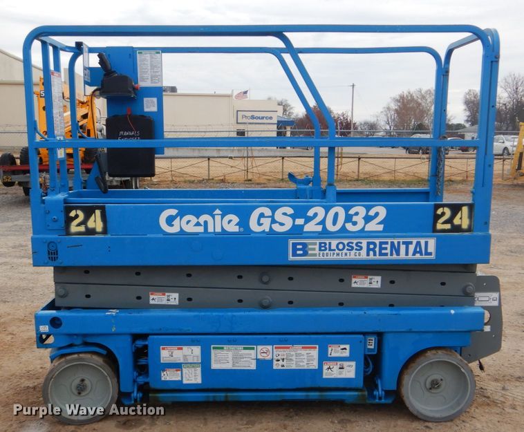 image for item DI2387 2002 Genie GS-2032 scissor lift