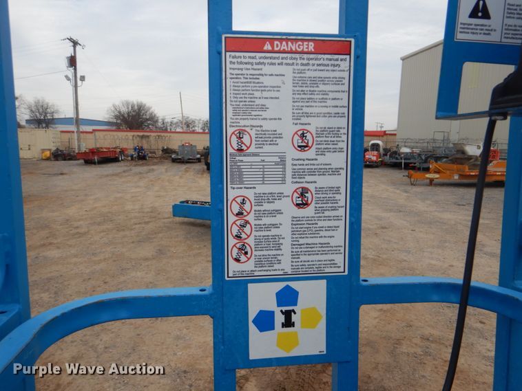 image for item DI2387 2002 Genie GS-2032 scissor lift