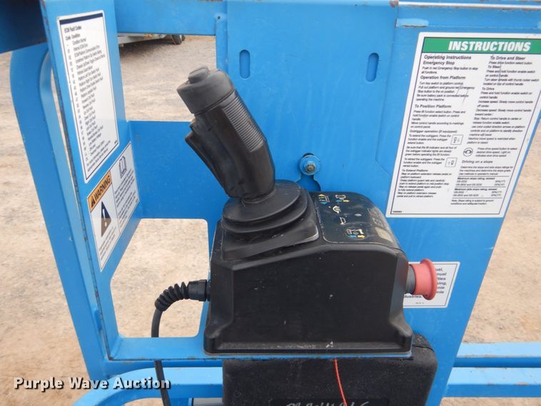 image for item DI2387 2002 Genie GS-2032 scissor lift