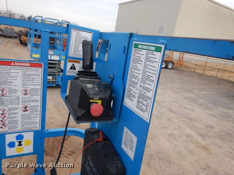 image for item DI2387 2002 Genie GS-2032 scissor lift