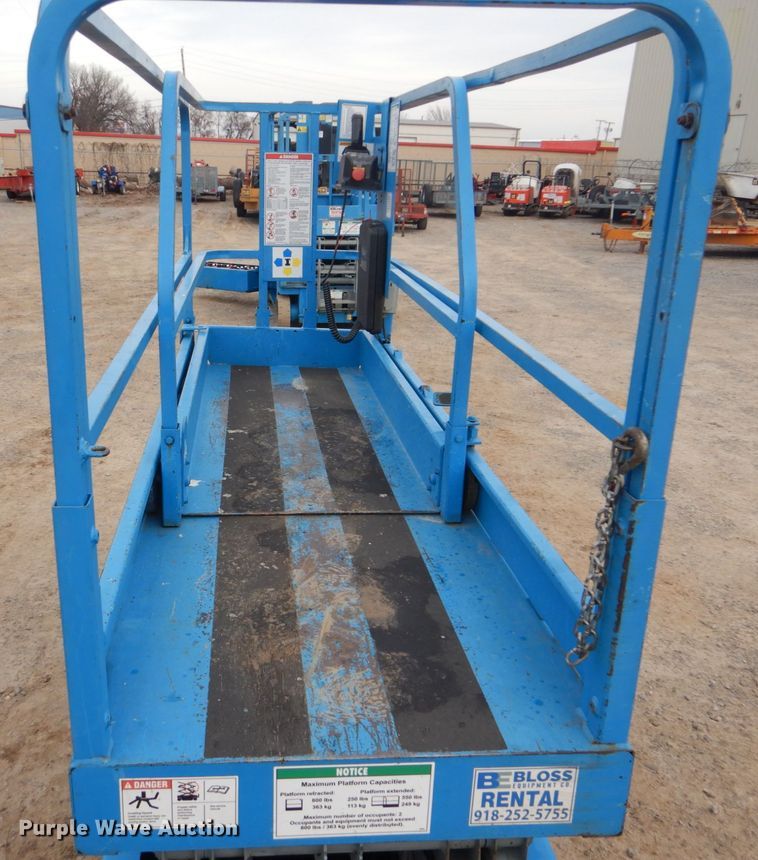 image for item DI2387 2002 Genie GS-2032 scissor lift