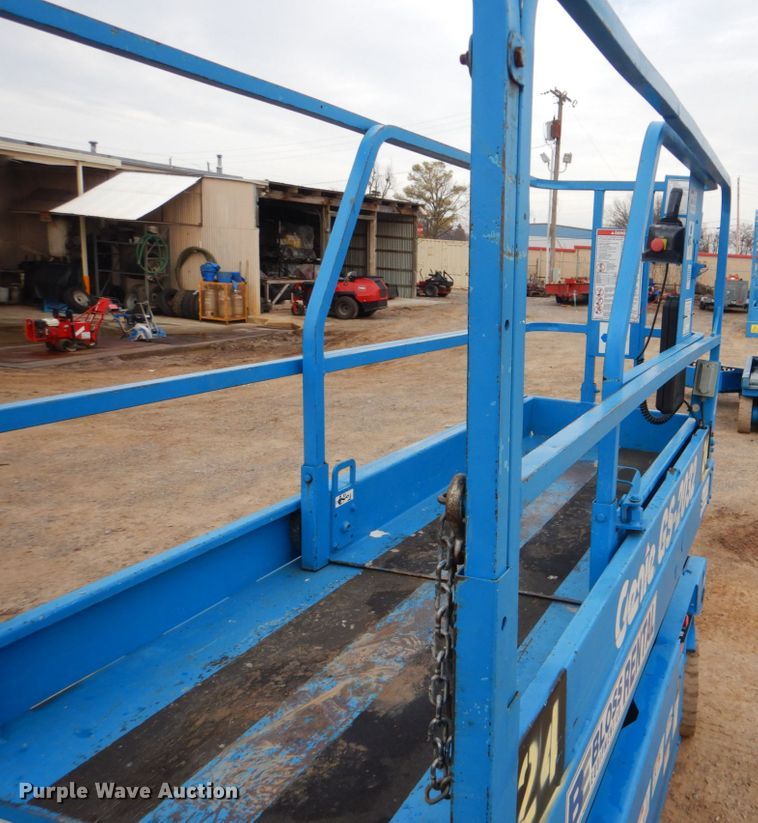 image for item DI2387 2002 Genie GS-2032 scissor lift