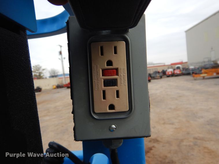 image for item DI2387 2002 Genie GS-2032 scissor lift