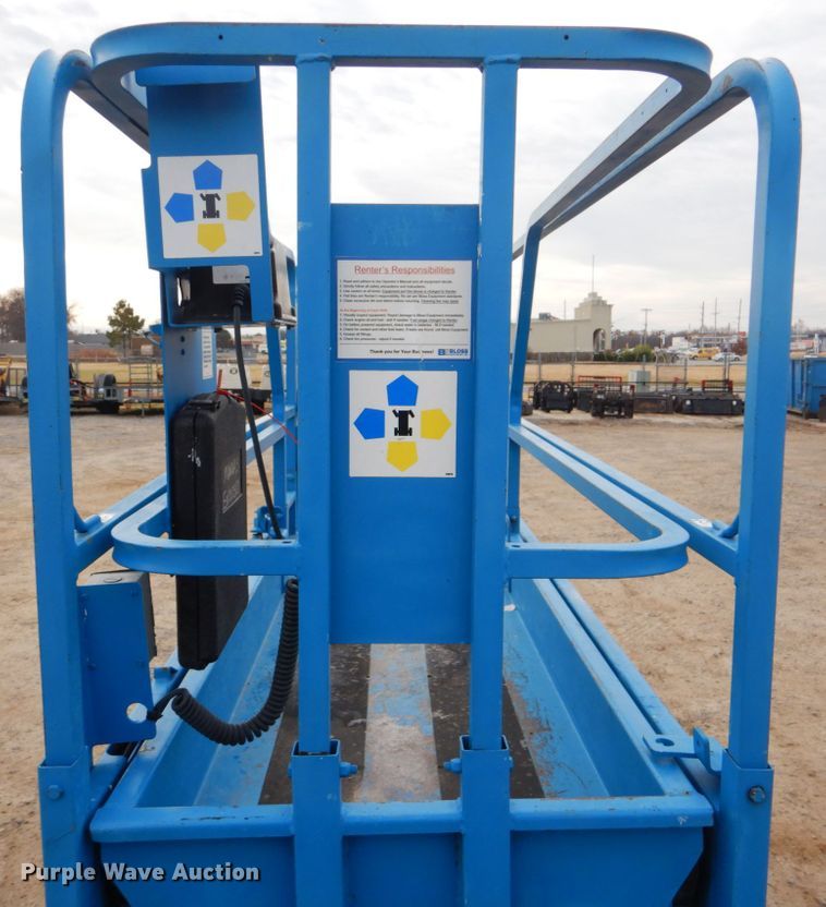 image for item DI2387 2002 Genie GS-2032 scissor lift