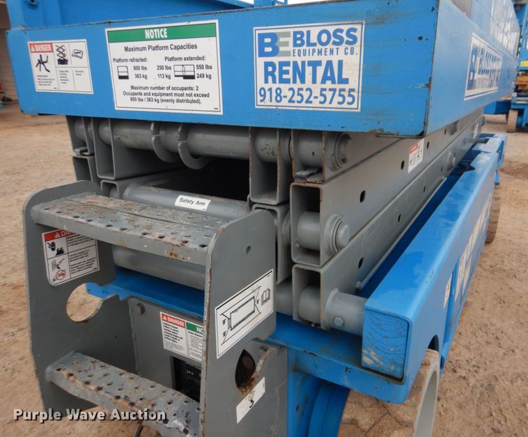 image for item DI2387 2002 Genie GS-2032 scissor lift