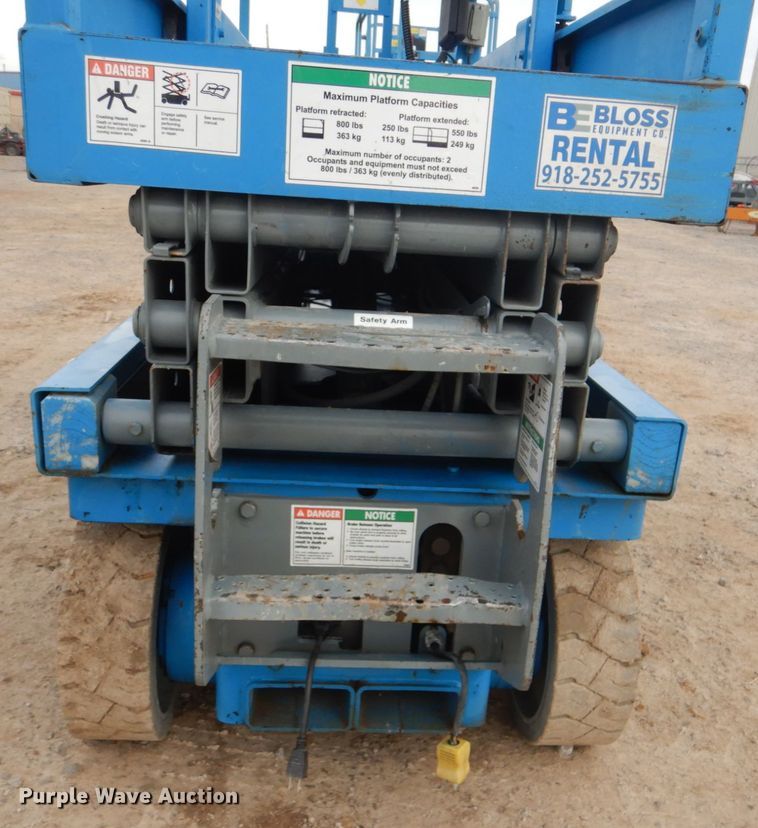 image for item DI2387 2002 Genie GS-2032 scissor lift