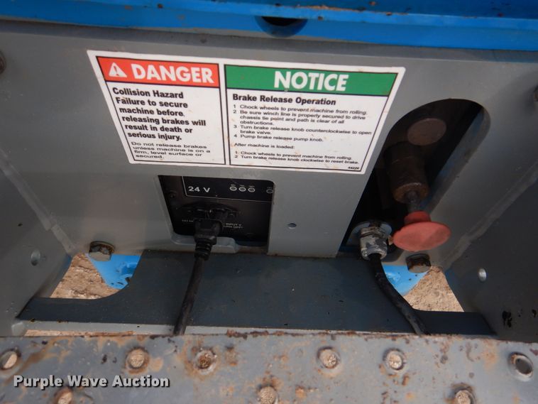 image for item DI2387 2002 Genie GS-2032 scissor lift