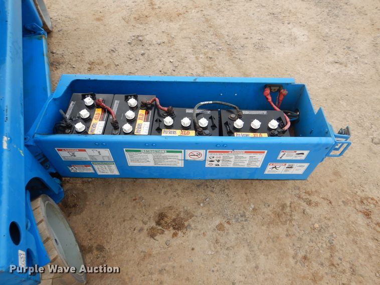 image for item DI2387 2002 Genie GS-2032 scissor lift