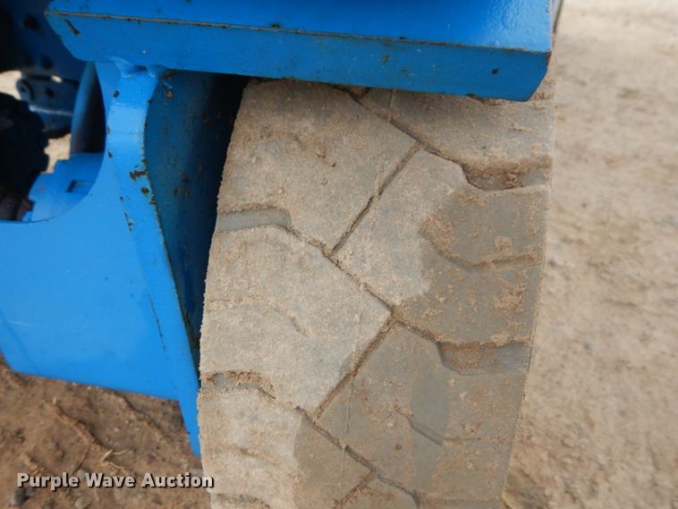 image for item DI2387 2002 Genie GS-2032 scissor lift