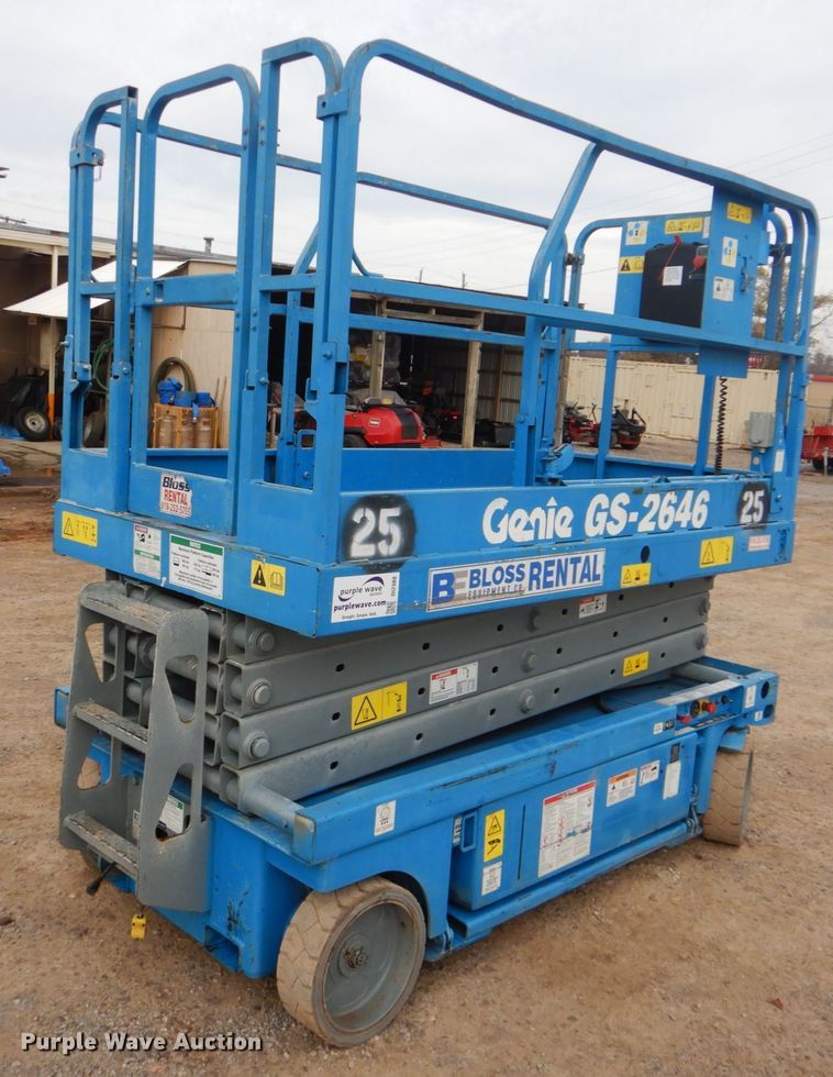 image for item DI2388 2003 Genie GS-2646 scissor lift