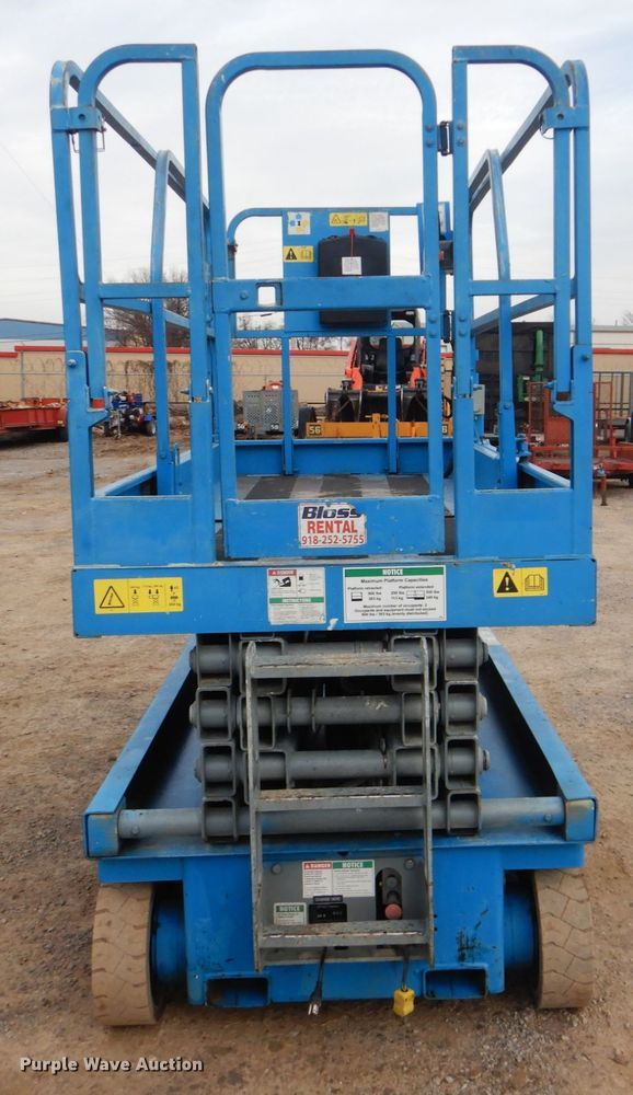 image for item DI2388 2003 Genie GS-2646 scissor lift
