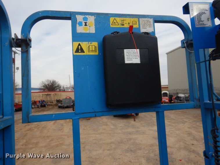 image for item DI2388 2003 Genie GS-2646 scissor lift