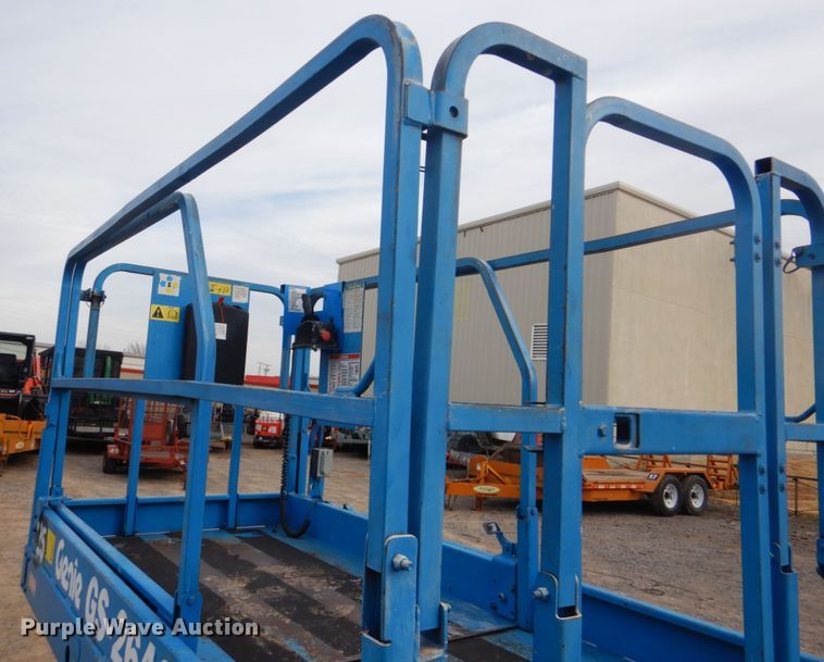 image for item DI2388 2003 Genie GS-2646 scissor lift