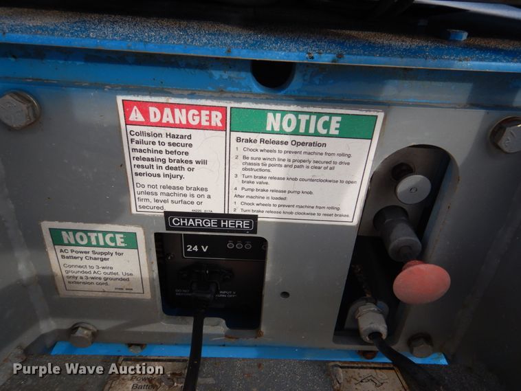 image for item DI2388 2003 Genie GS-2646 scissor lift