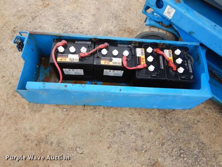 image for item DI2388 2003 Genie GS-2646 scissor lift