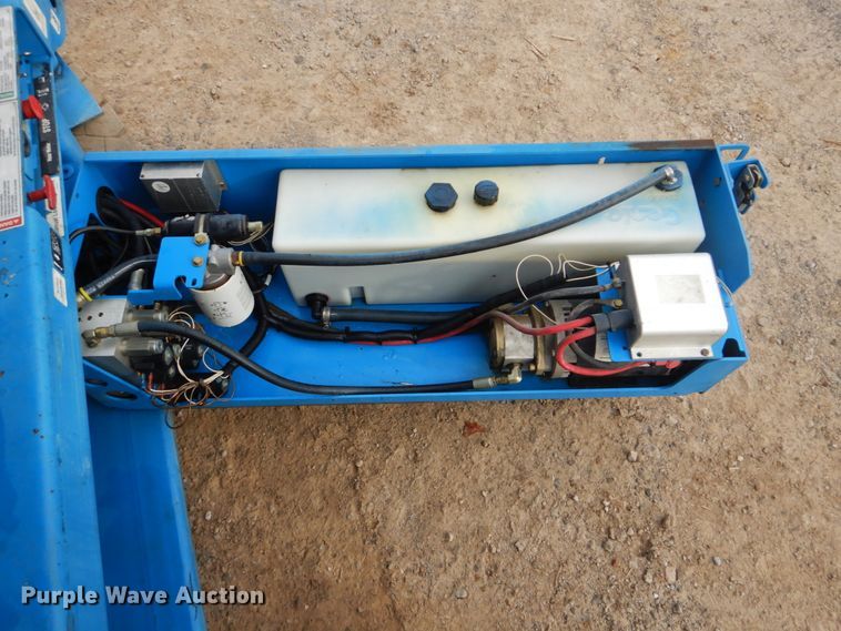 image for item DI2388 2003 Genie GS-2646 scissor lift