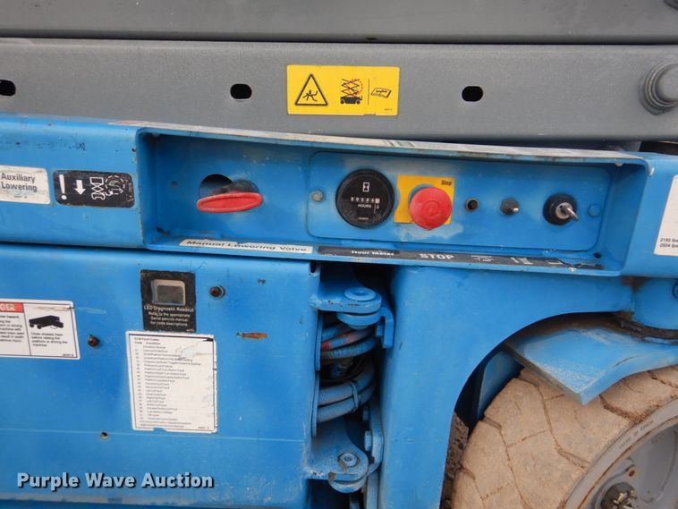 image for item DI2388 2003 Genie GS-2646 scissor lift