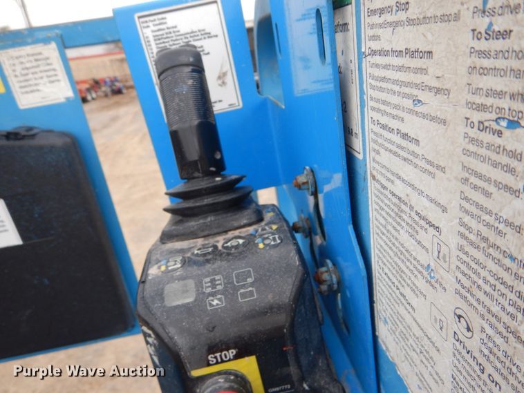 image for item DI2388 2003 Genie GS-2646 scissor lift