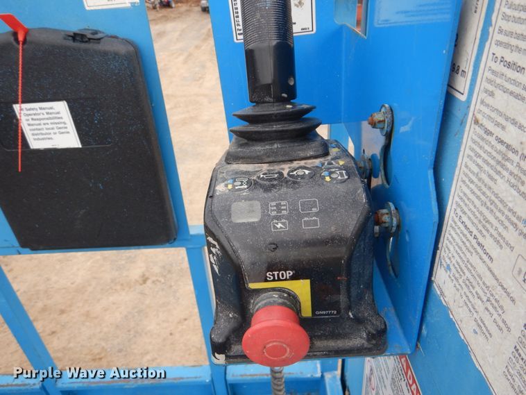 image for item DI2388 2003 Genie GS-2646 scissor lift