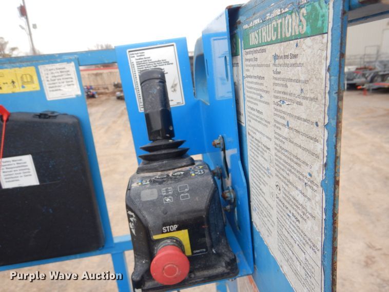 image for item DI2388 2003 Genie GS-2646 scissor lift