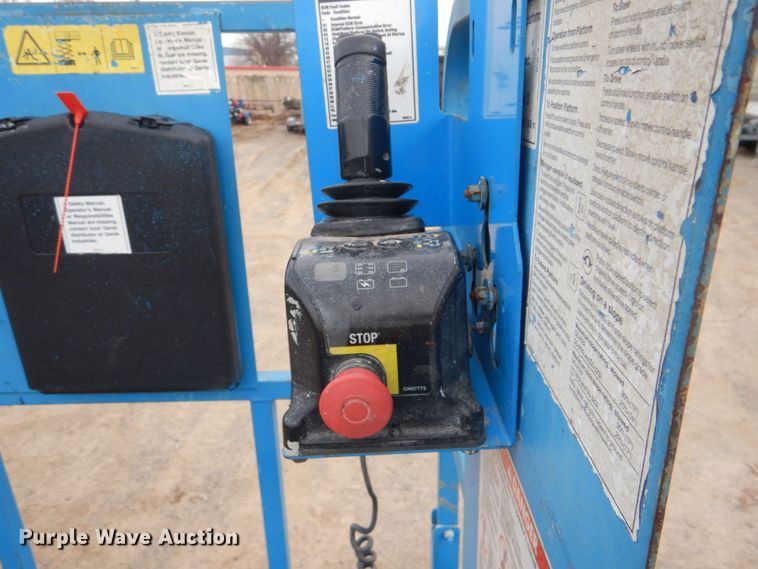 image for item DI2388 2003 Genie GS-2646 scissor lift