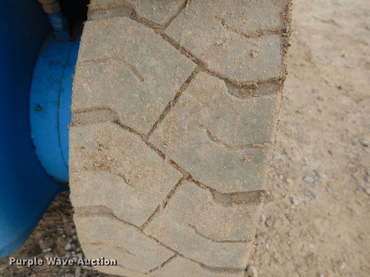 image for item DI2388 2003 Genie GS-2646 scissor lift