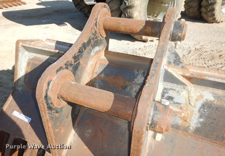 image for item DI9089 59"W skeletonized excavator bucket