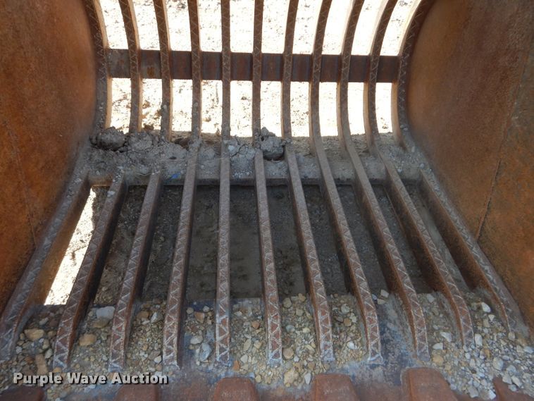 image for item DI9090 59"W skeletonized excavator bucket