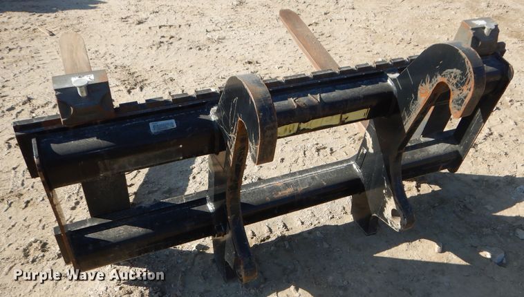 image for item DI9091 Caterpillar 54"L pallet forks