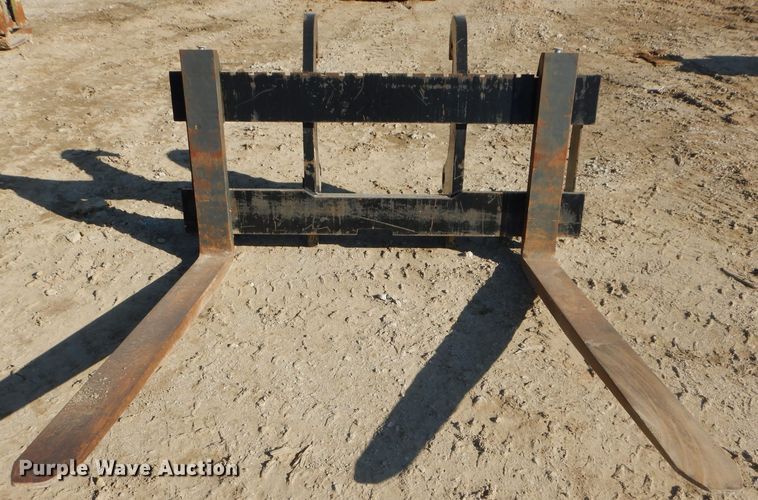 image for item DI9091 Caterpillar 54"L pallet forks