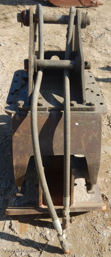 image for item DI9093 2014 Caterpillar plate compactor