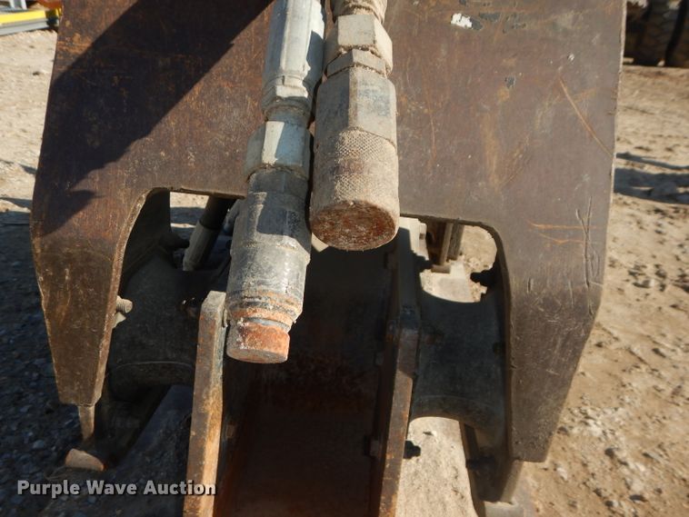 image for item DI9093 2014 Caterpillar plate compactor