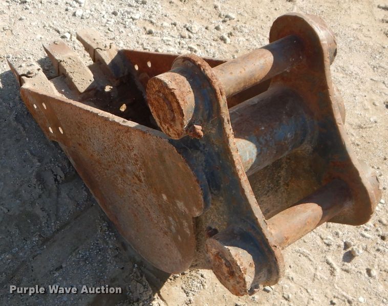 image for item DI9094 12"W backhoe bucket