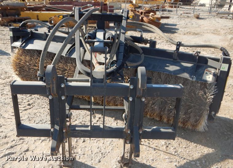 image for item DI9095 Caterpillar BA25 angle broom