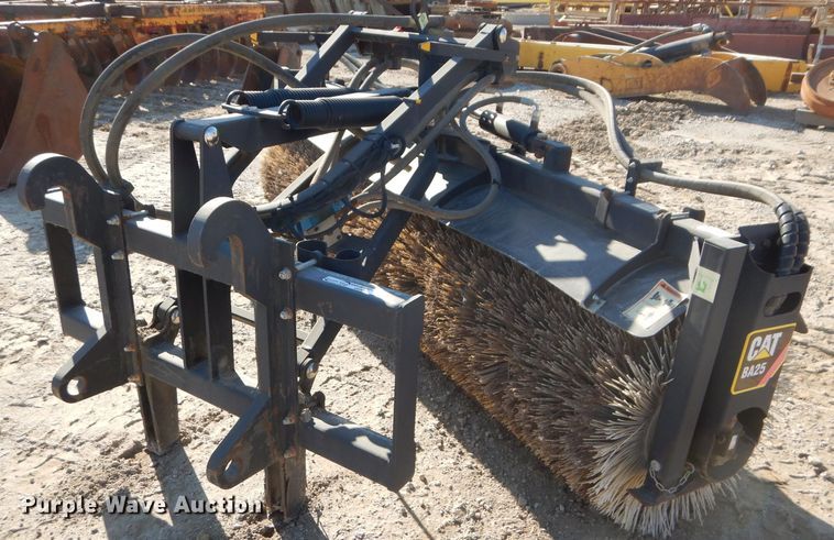 image for item DI9095 Caterpillar BA25 angle broom