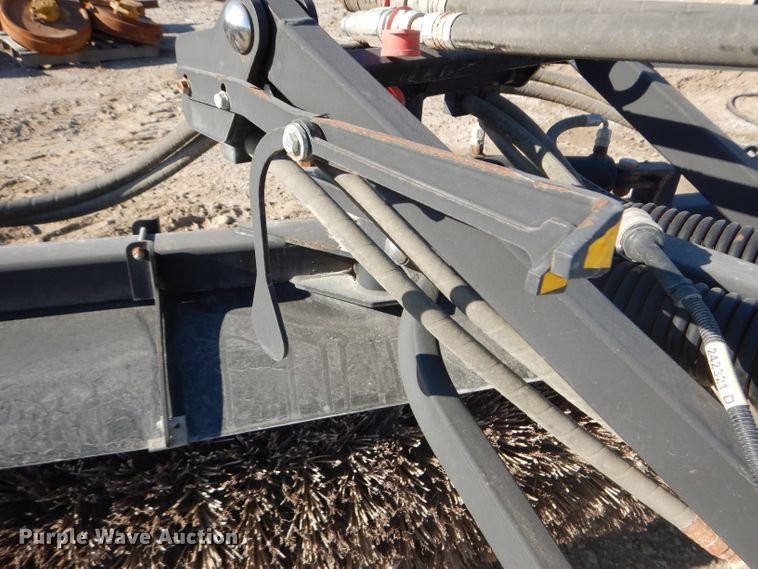 image for item DI9095 Caterpillar BA25 angle broom