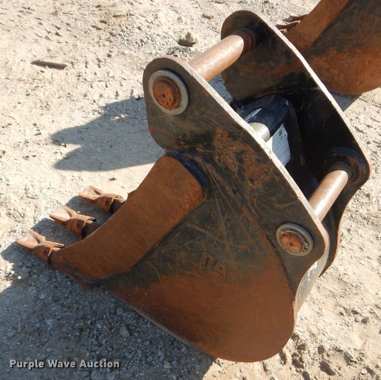 image for item DI9096 Caterpillar 12"W backhoe bucket