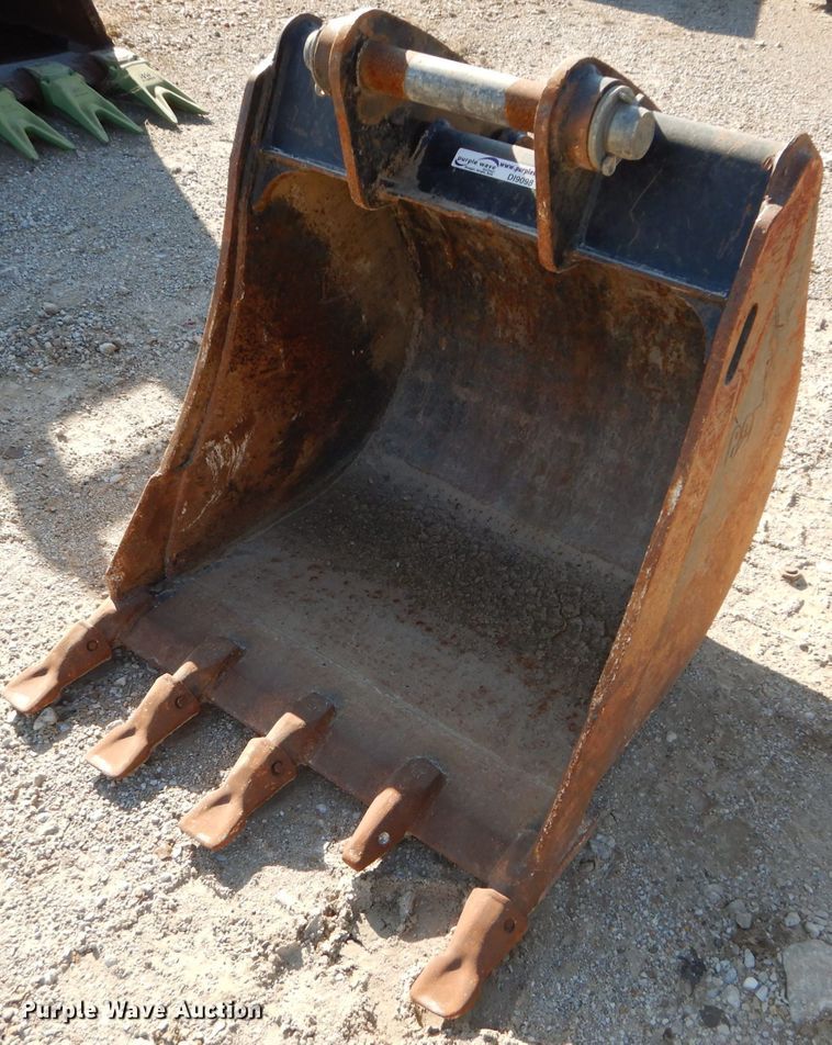 image for item DI9098 Caterpillar 30"W backhoe bucket