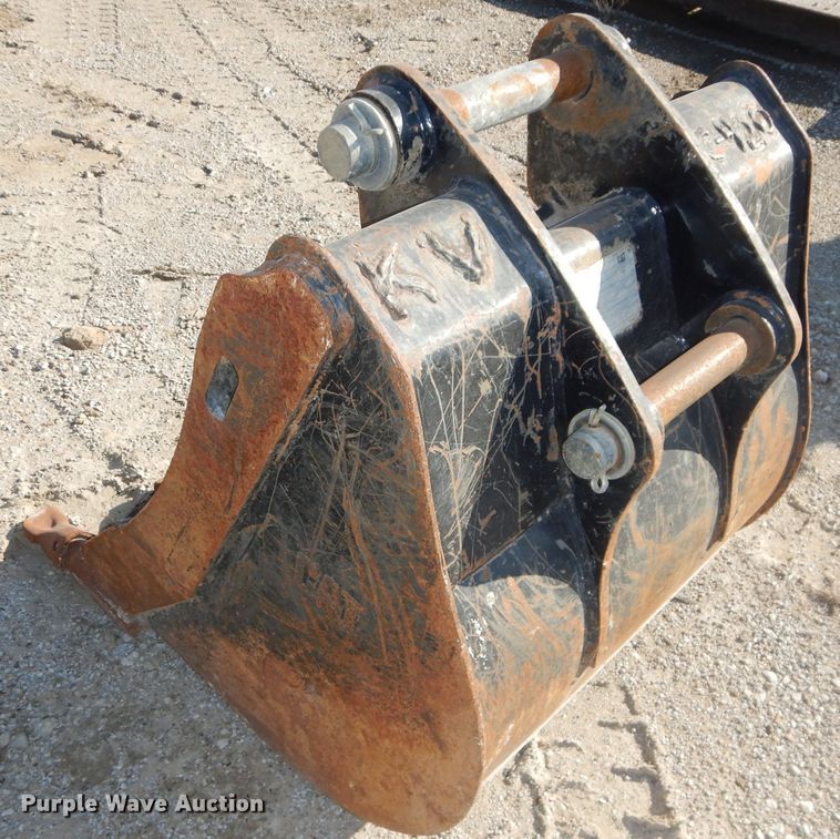 image for item DI9098 Caterpillar 30"W backhoe bucket