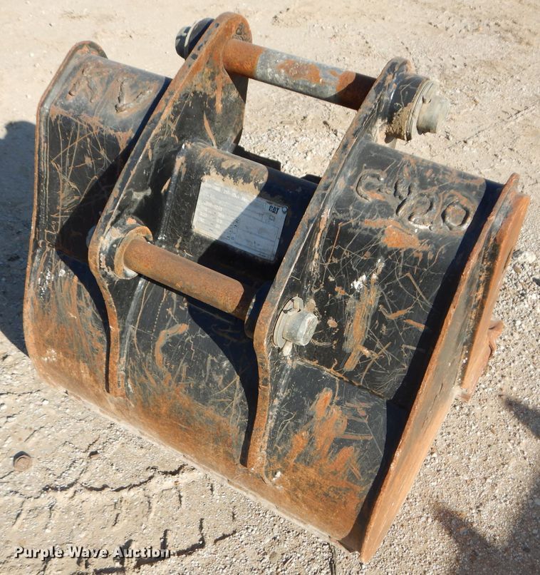 image for item DI9098 Caterpillar 30"W backhoe bucket