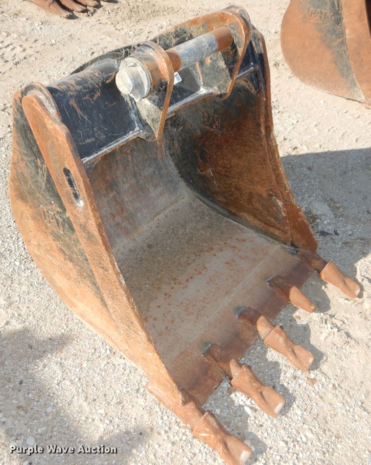 image for item DI9098 Caterpillar 30"W backhoe bucket
