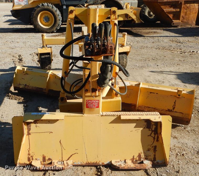 image for item DI9099 Skid steer grader