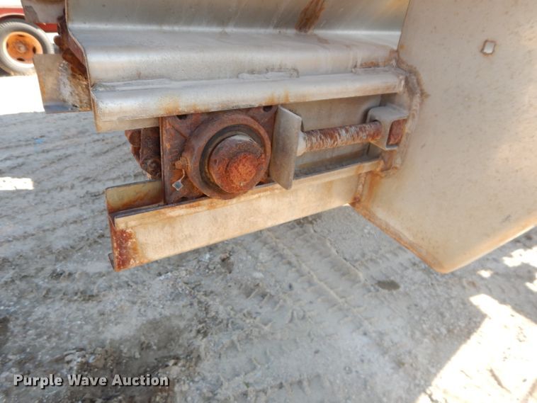 image for item DI9102 2013 Warren AC2400-10 spreader