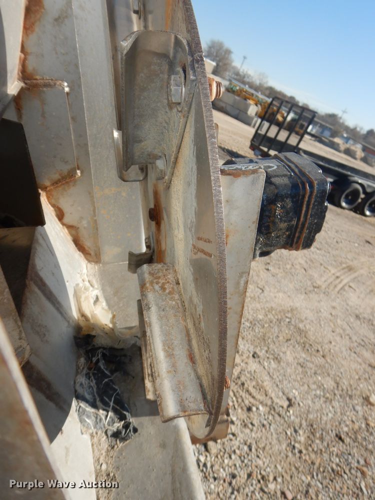 image for item DI9102 2013 Warren AC2400-10 spreader