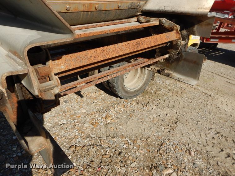 image for item DI9103 2013 Warren AC2400-10 spreader