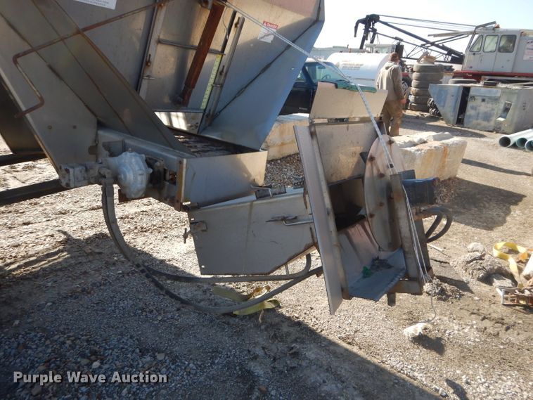 image for item DI9103 2013 Warren AC2400-10 spreader