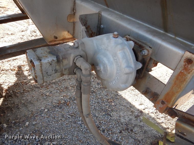 image for item DI9103 2013 Warren AC2400-10 spreader