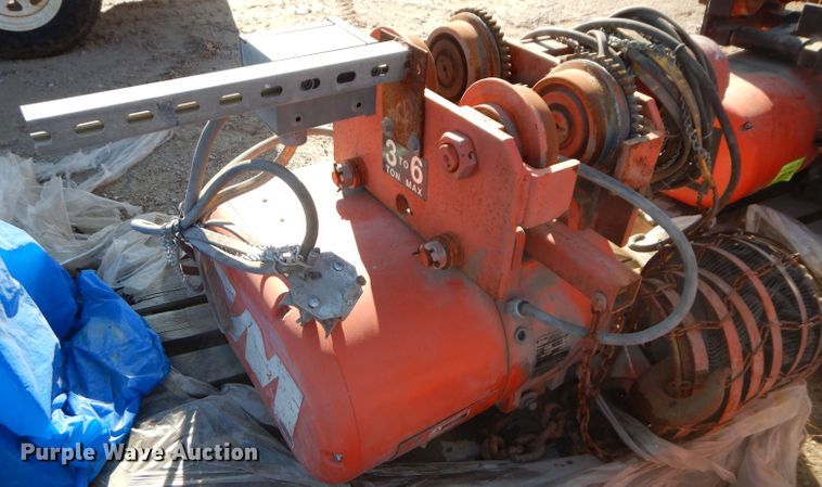 image for item DI9105 CM 7016 hoist