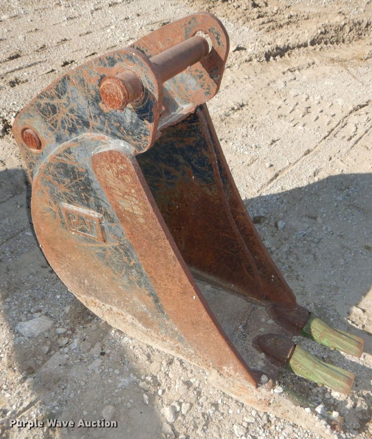 image for item DI9106 Caterpillar 12"W backhoe bucket